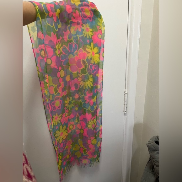 Vintage hippie floral scarf with neon colors - Picture 5 of 10